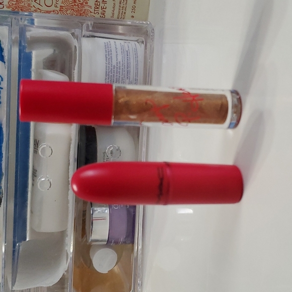 MAC Cosmetics Other - lipstick & lipglass bundle